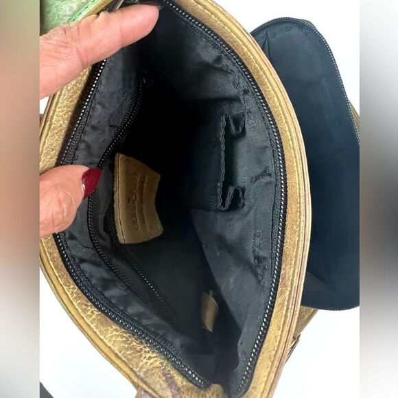 Anuschka Extendable Leather Crossbody Bag - Picture 7 of 16